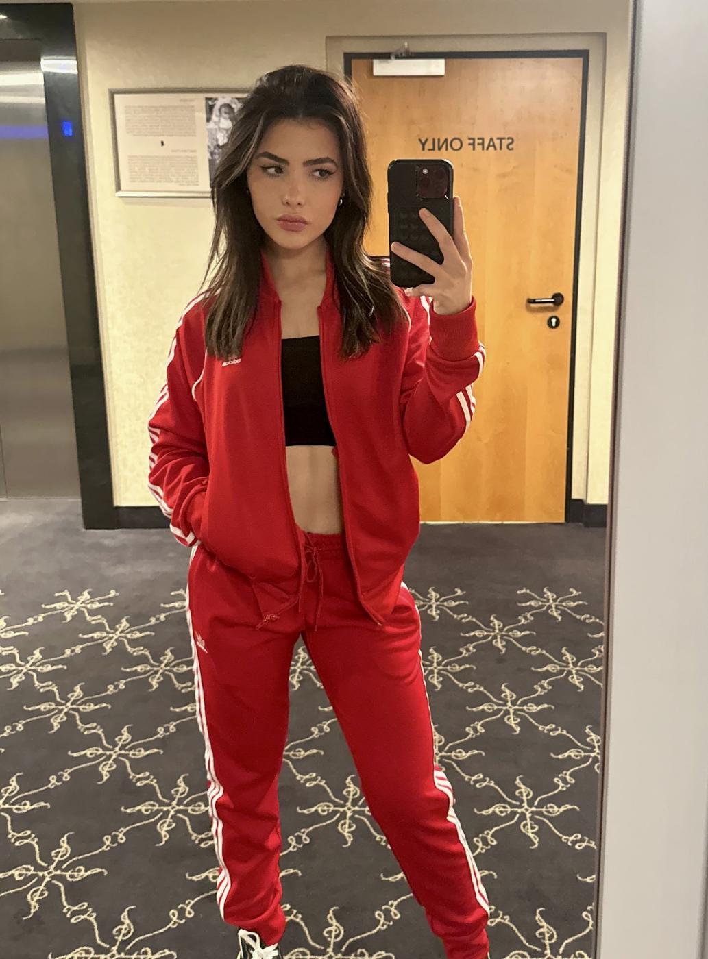 andrea botez sexy outfit mirror selfies set leaked aljggc