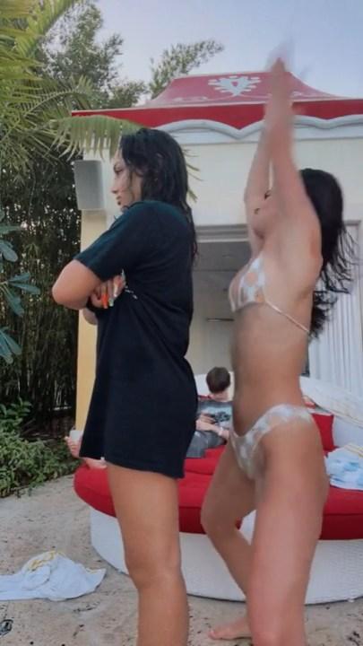 charli_damelio_avani_gregg_bikini_twerk_video_leaked-xfkjsr charli damelio avani gregg bikini twerk video leaked