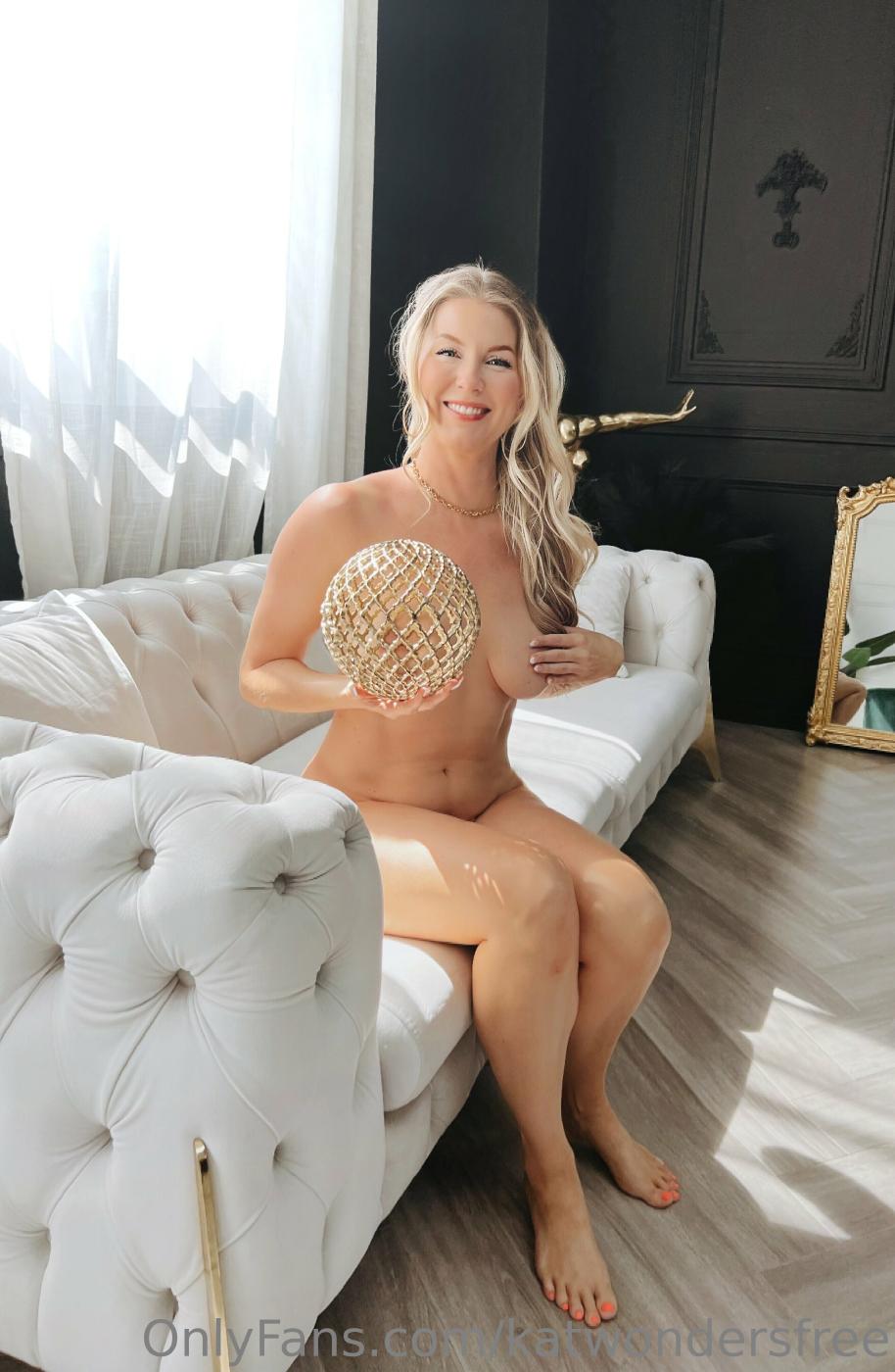 kat_wonders_nude_topless_sofa_tease_onlyfans_set_leaked-ogdakm kat wonders nude topless sofa tease onlyfans set leaked ogdakm