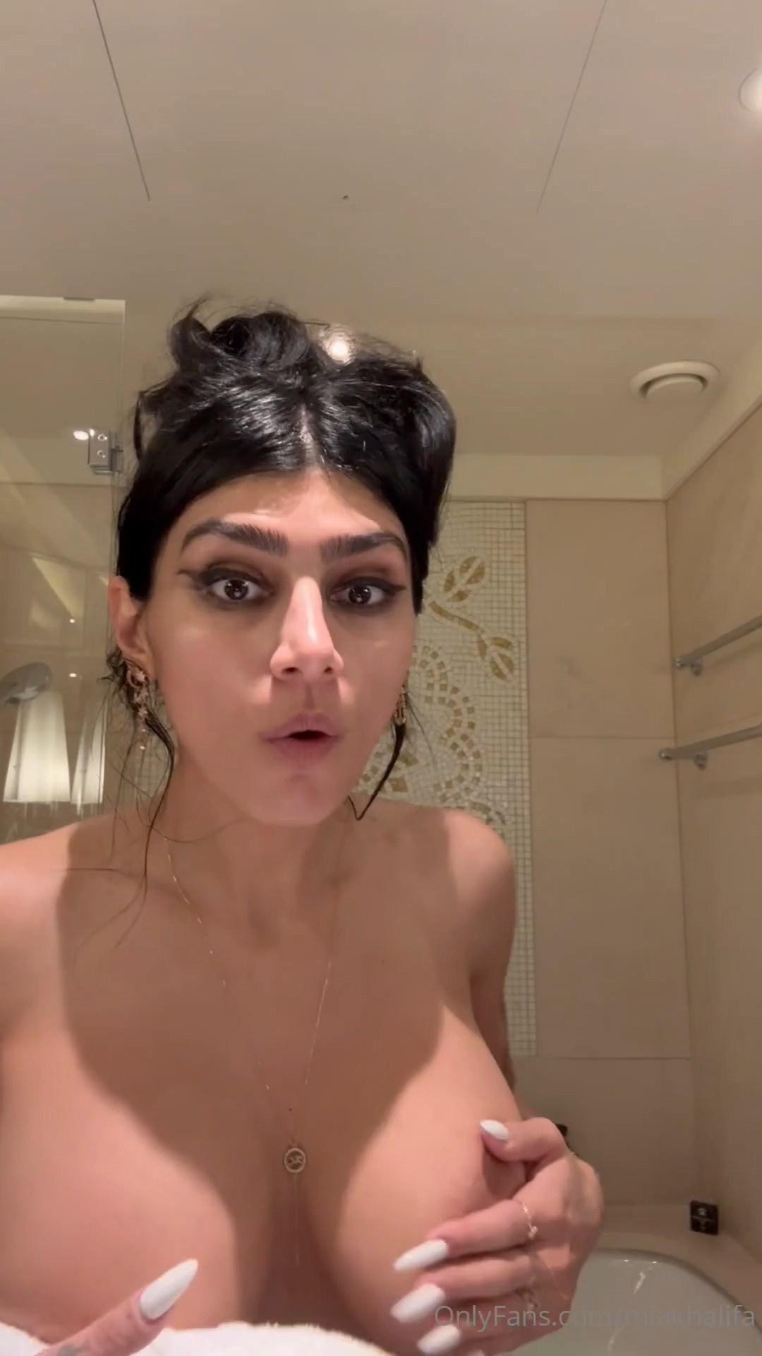 mia_khalifa_nude_teethbrushing_onlyfans_video_leaked-aenecr mia khalifa nude teethbrushing onlyfans video leaked aenecr