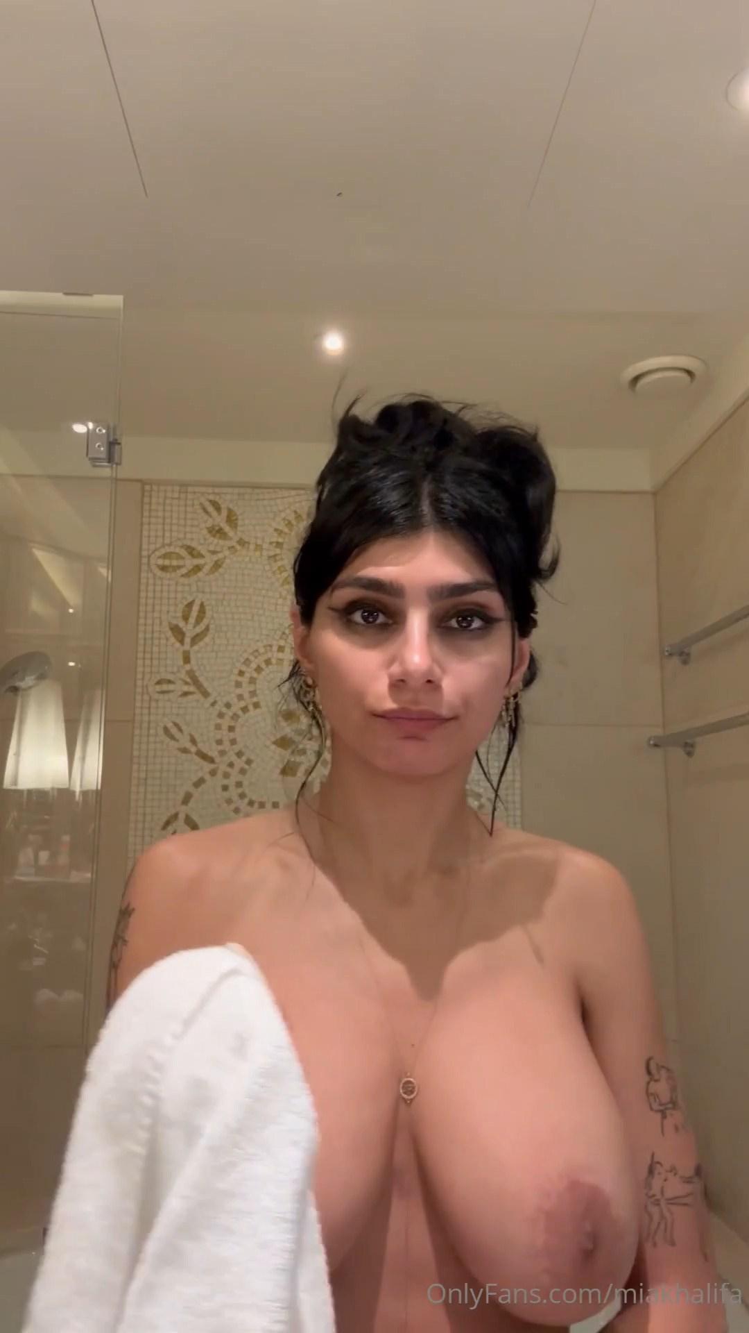 mia_khalifa_nude_teethbrushing_onlyfans_video_leaked-khedwn mia khalifa nude teethbrushing onlyfans video leaked khedwn
