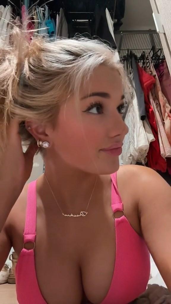 breckie_hill_bra_cleavage_selfie_onlyfans_video_leaked-agvtdg breckie hill bra cleavage selfie onlyfans video leaked agvtdg