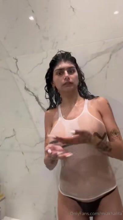 mia_khalifa_nude_wet_tank_top_onlyfans_video_leaked-nvgevi mia khalifa nude wet tank top onlyfans video leaked nvgevi