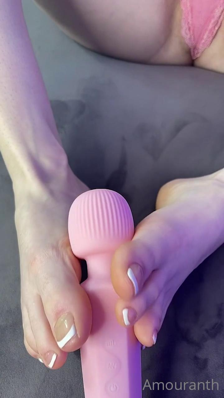 amouranth_bare_feet_vibrator_footjob_onlyfans_video_leaked-mzirhq amouranth bare feet vibrator footjob onlyfans video leaked mzirhq