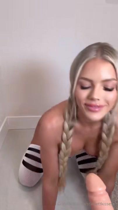 scarlettkissesxo dildo blowjob onlyfans video leaked