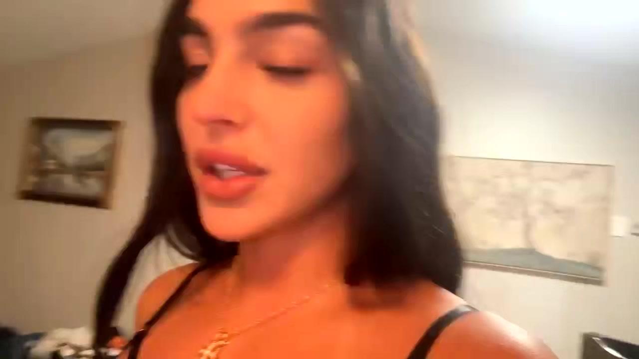 emily_rinaudo_lingerie_kitchen_livestream_onlyfans_video_leaked-orehuq emily rinaudo lingerie kitchen livestream onlyfans video leaked orehuq