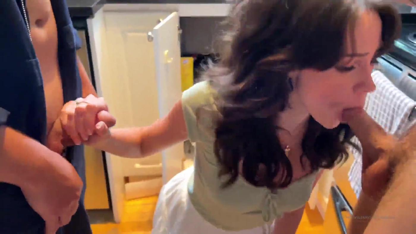 lilahanne_nude_threesome_blowjob_onlyfans_video_leaked-dojeps lilahanne nude threesome blowjob onlyfans video leaked dojeps