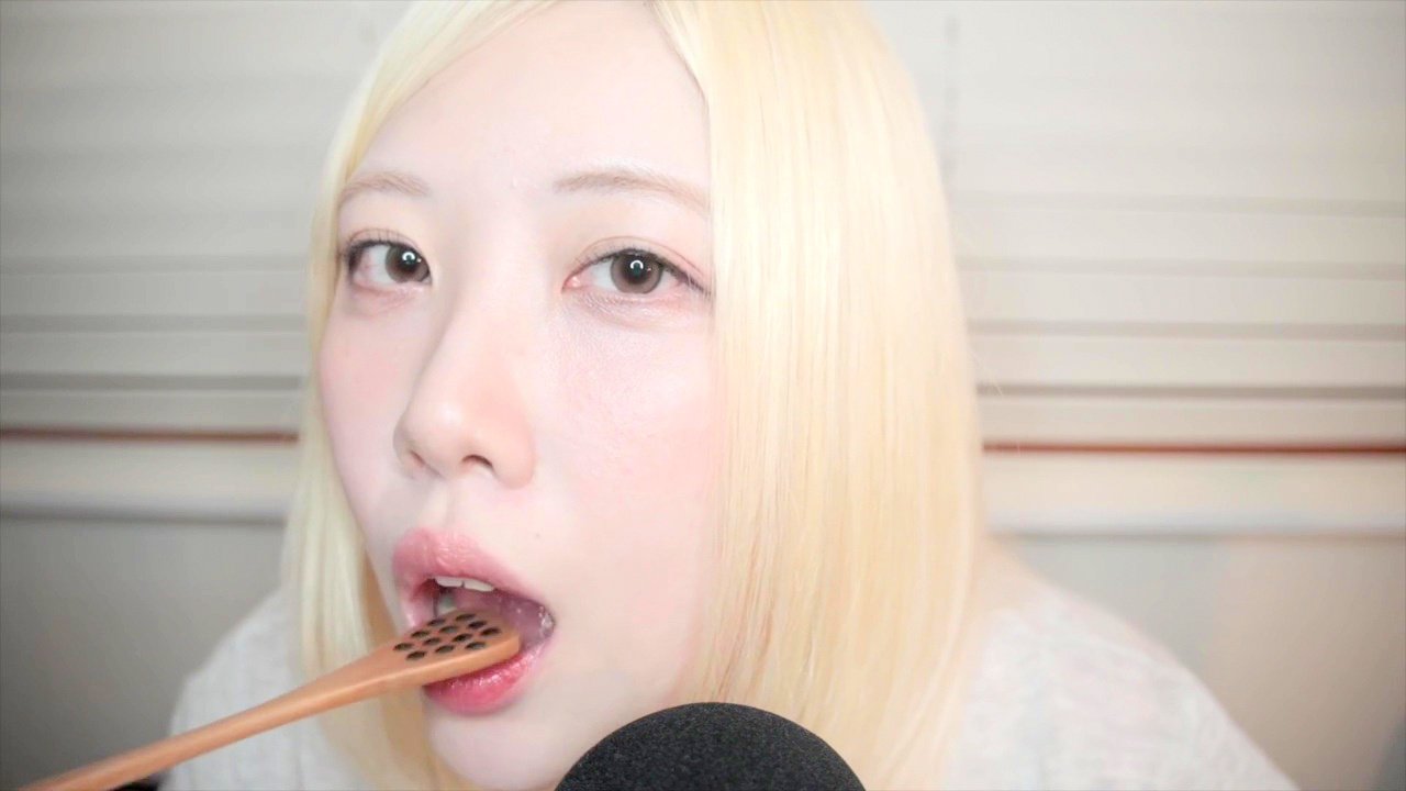 dooboo-asmr-mouth-sounds-and-tingles-patreon-video-4 video